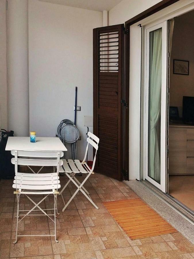 شقة Casa Graziella SantʼAntìoco المظهر الخارجي الصورة