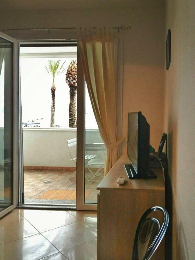 شقة Casa Graziella SantʼAntìoco المظهر الخارجي الصورة
