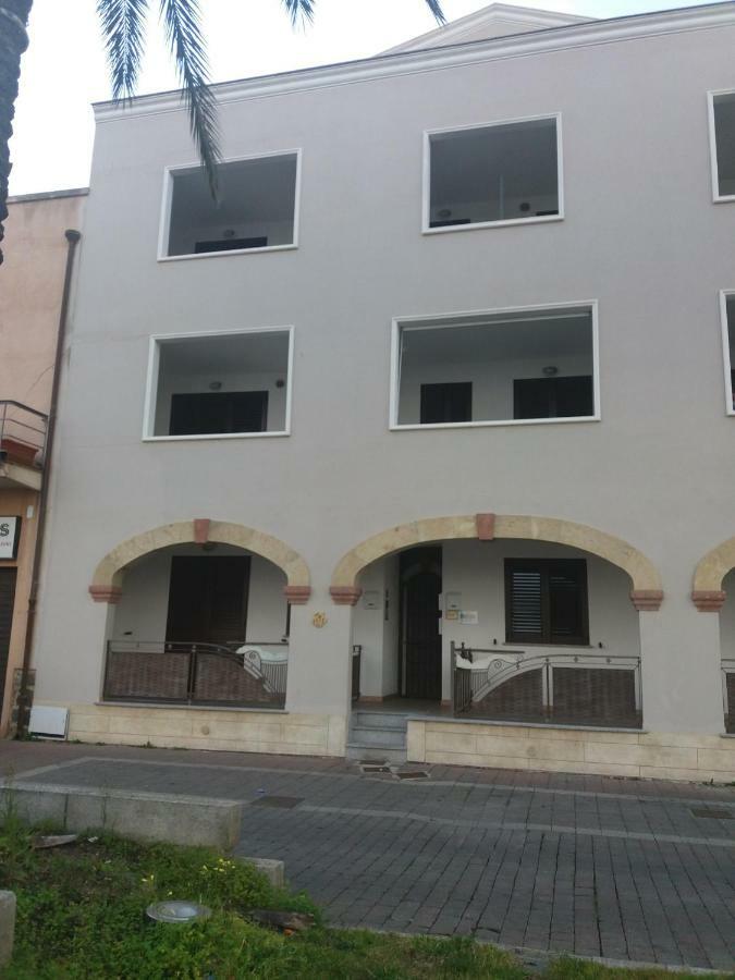 شقة Casa Graziella SantʼAntìoco المظهر الخارجي الصورة