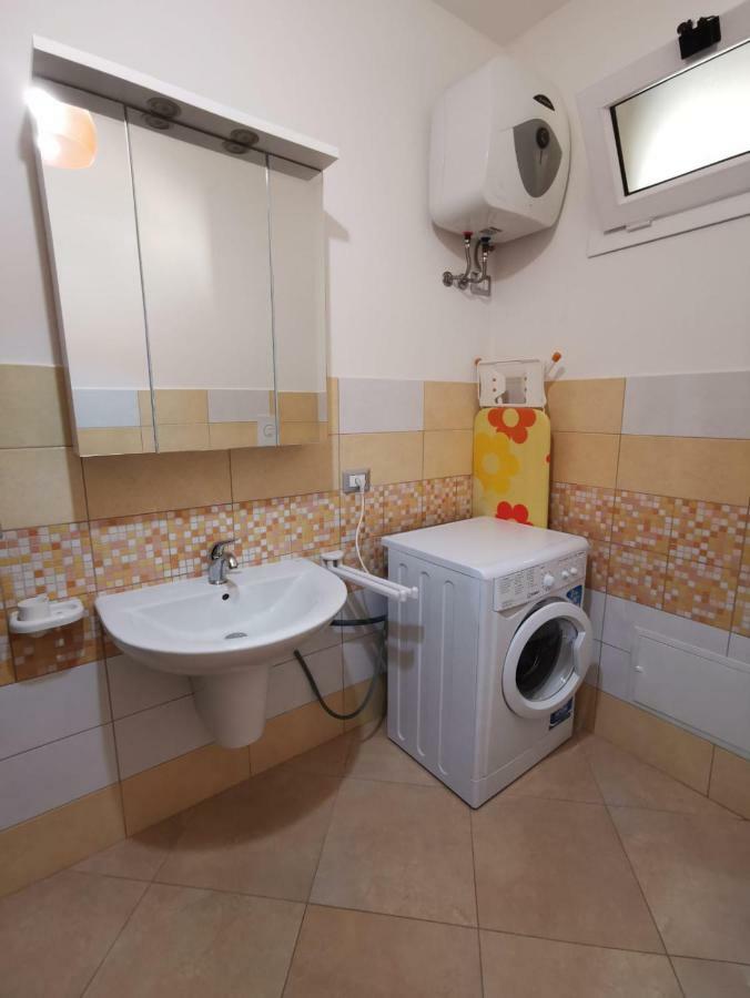 شقة Casa Graziella SantʼAntìoco المظهر الخارجي الصورة