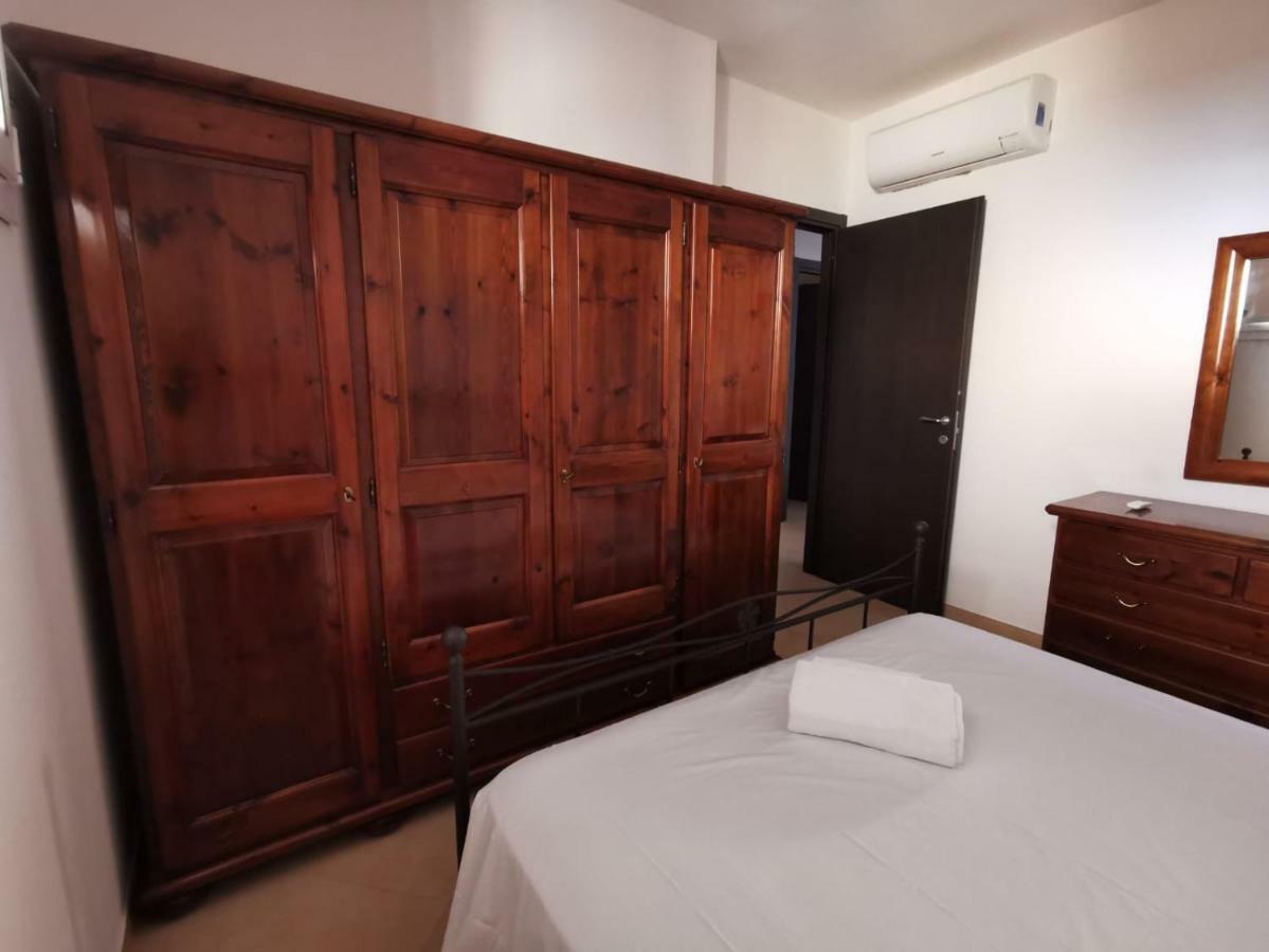 شقة Casa Graziella SantʼAntìoco المظهر الخارجي الصورة